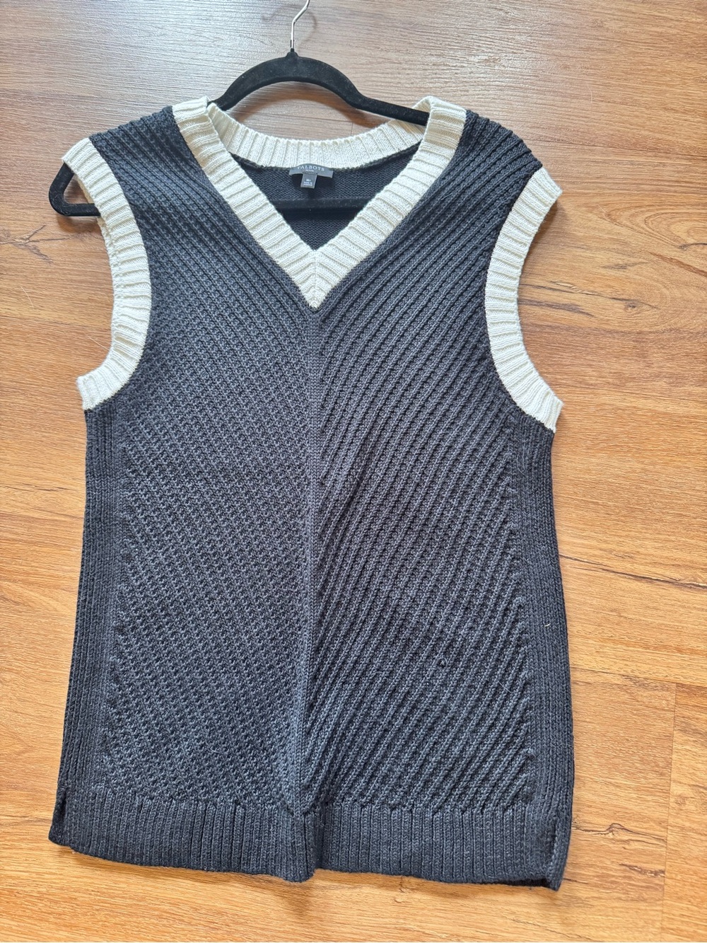 Talbots Black and Cream Knit V-Neck Sweater Vest Linen Blend Size Medium Petite
